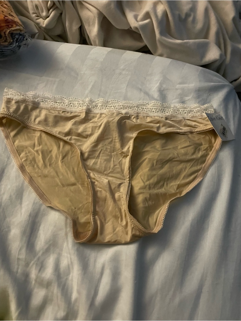 NWT Calvin Klein tan Lace-Trim panty
